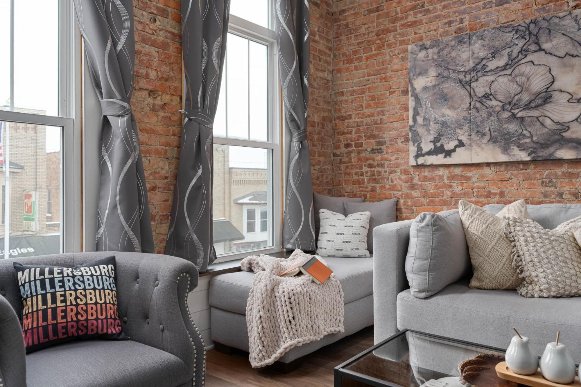 Spacious Luxury Apt In Historic Downtown - Oh Amish Country Millersburg Dış mekan fotoğraf