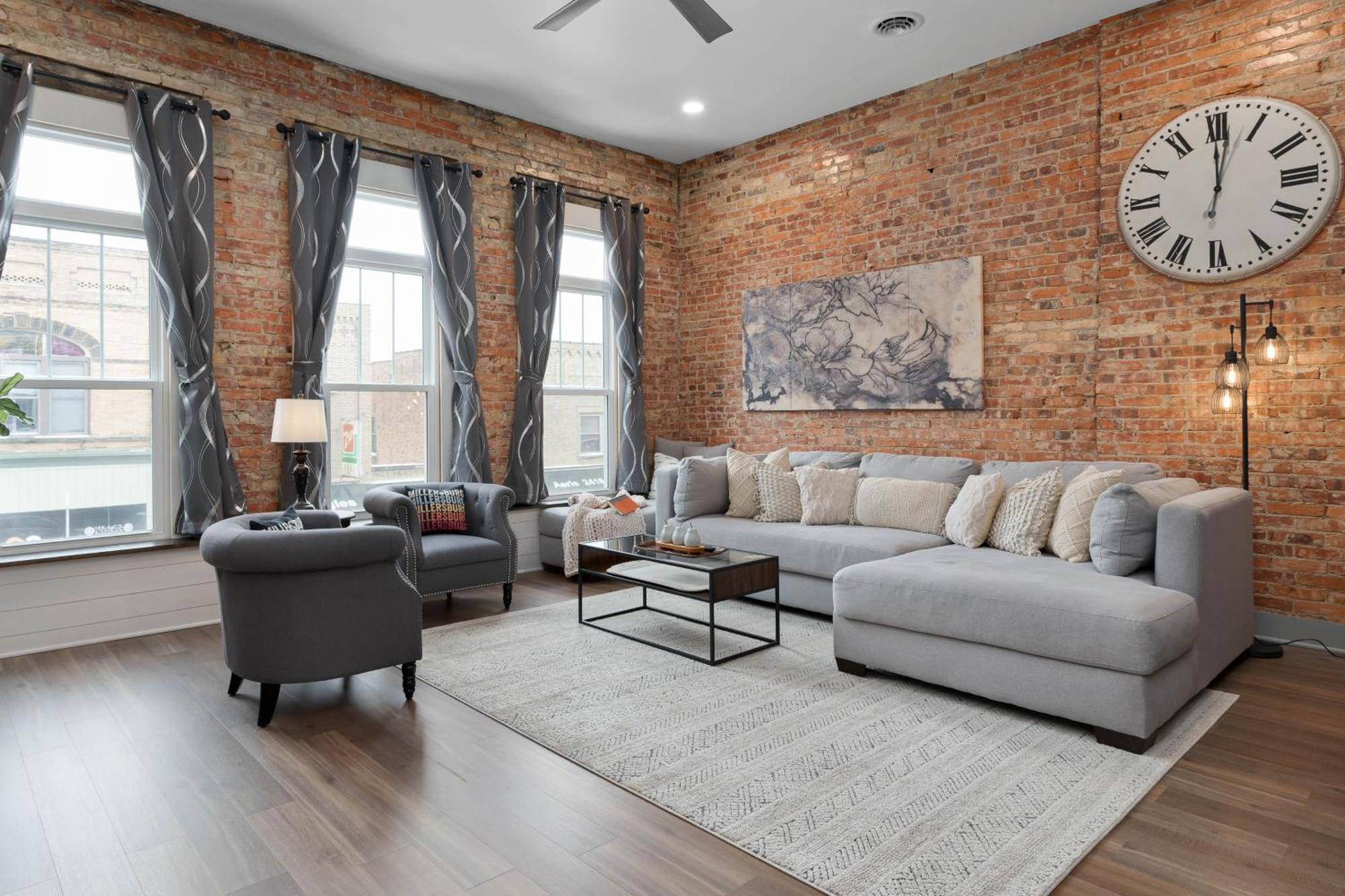 Spacious Luxury Apt In Historic Downtown - Oh Amish Country Millersburg Dış mekan fotoğraf